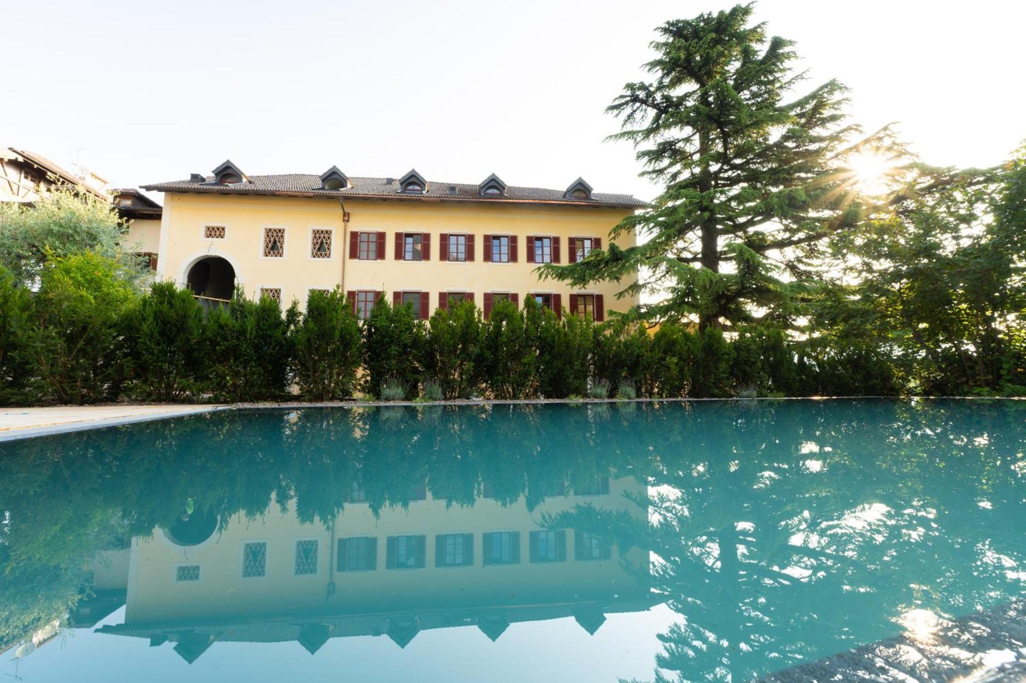 Castel Sallegg Suites Adults Only Caldaro Bagian luar foto