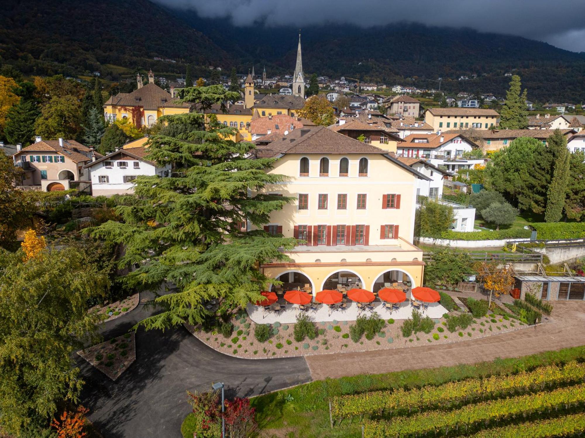 Castel Sallegg Suites Adults Only Caldaro Bagian luar foto