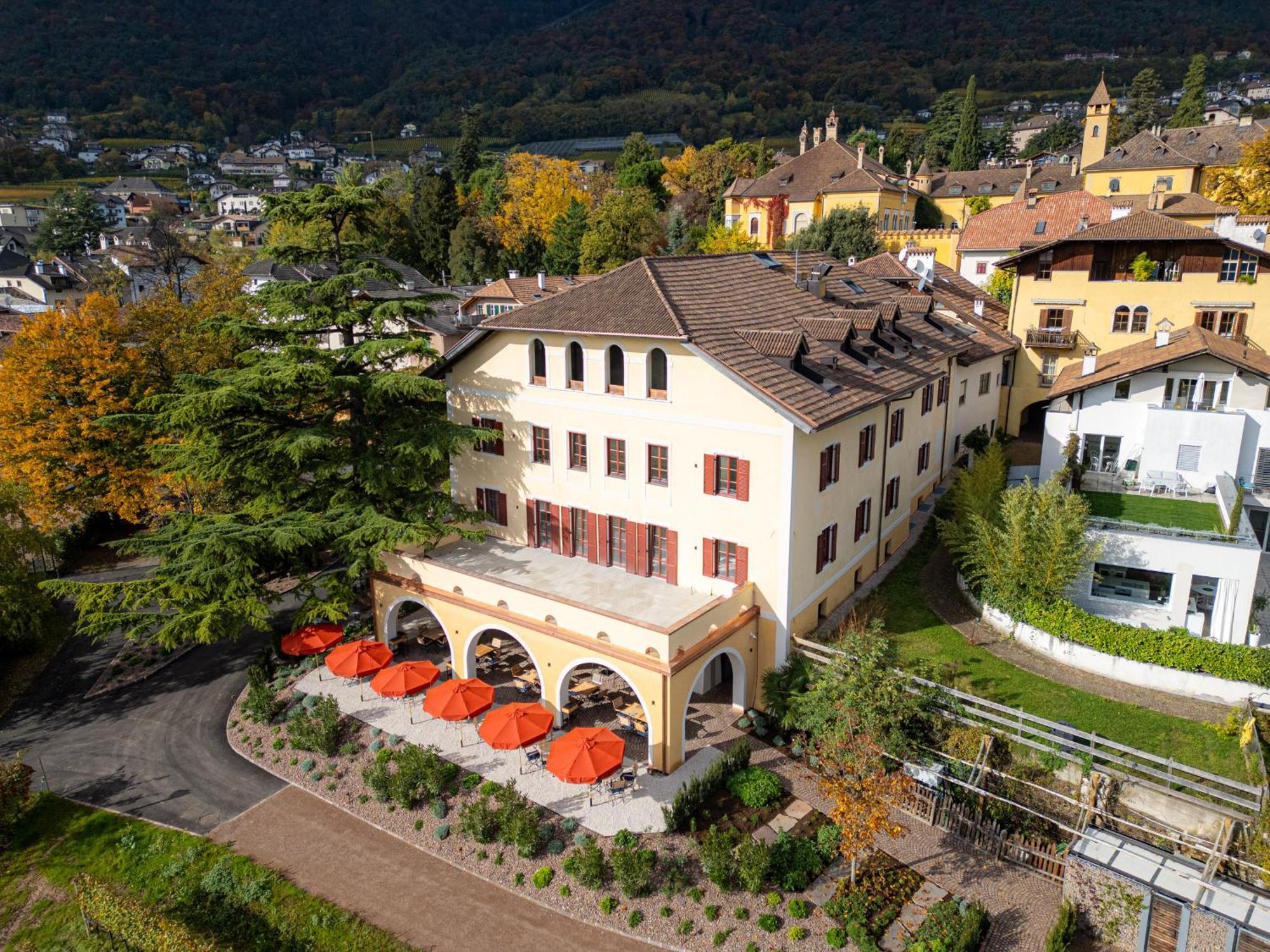 Castel Sallegg Suites Adults Only Caldaro Bagian luar foto