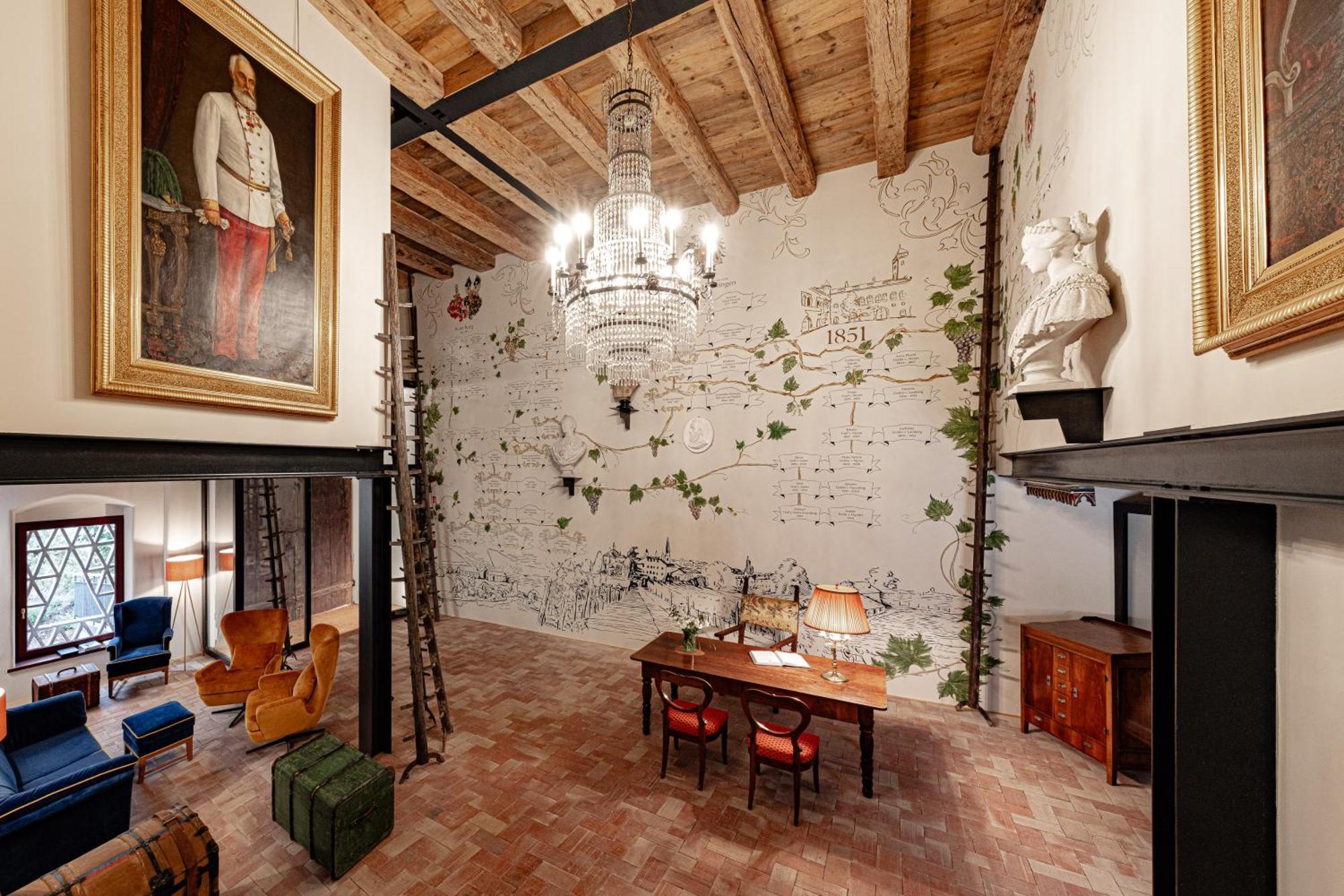 Castel Sallegg Suites Adults Only Caldaro Bagian luar foto