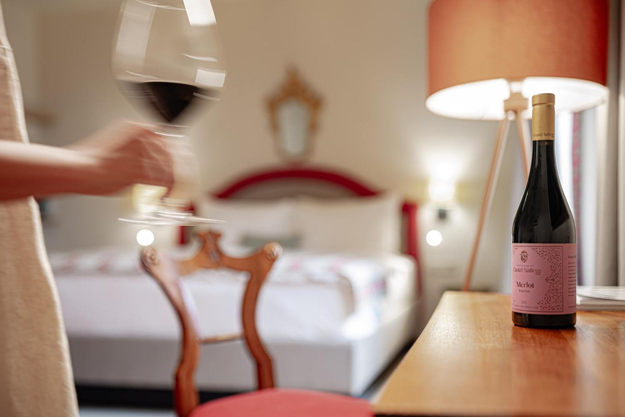 Castel Sallegg Suites Adults Only Caldaro Bagian luar foto