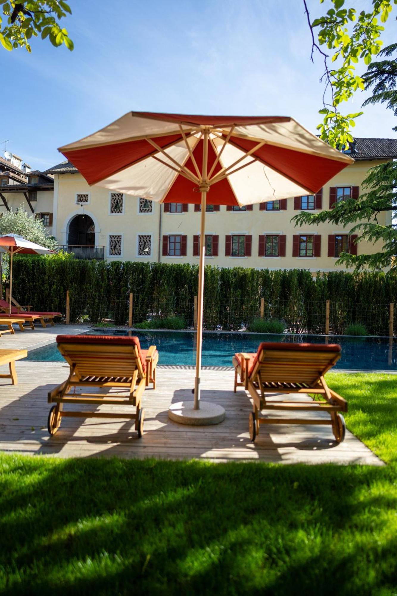 Castel Sallegg Suites Adults Only Caldaro Bagian luar foto