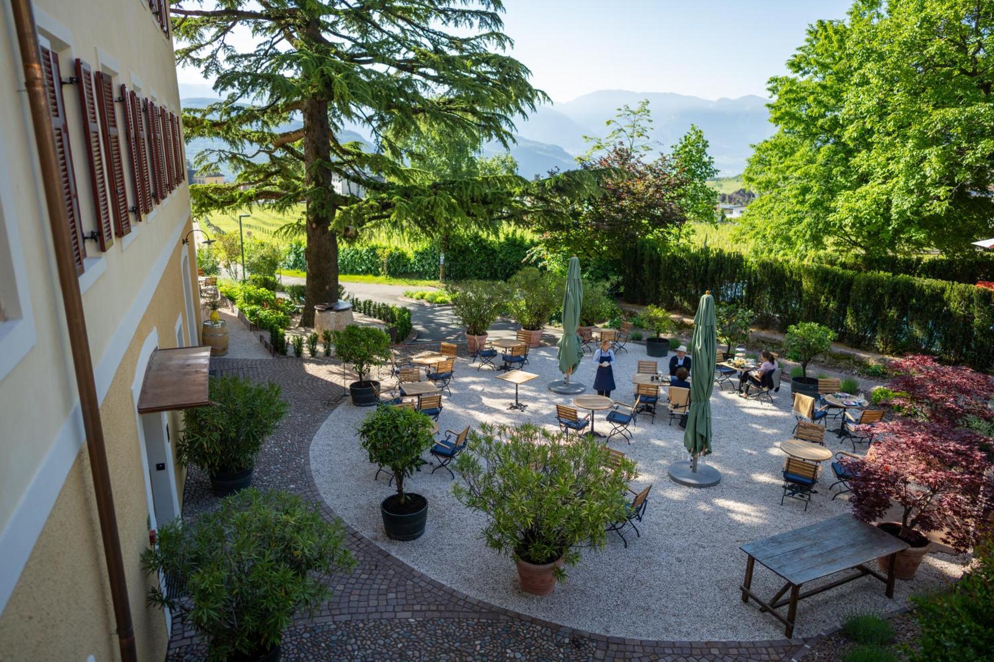 Castel Sallegg Suites Adults Only Caldaro Bagian luar foto